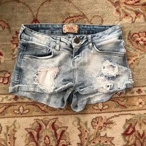 Distressed Bershka shorts!